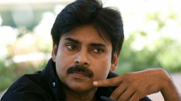 pawan kalyan,janasena,pawan kalyan politics,mudragada padmanabham,kaapu issue,silent  పవన్‌...రాజకీయంగా ఎదుగుతున్నాడు! 